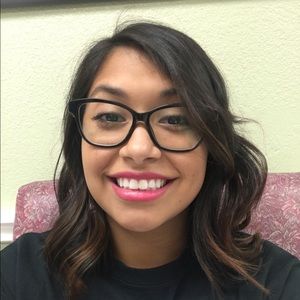 Meet your Posher, Monica